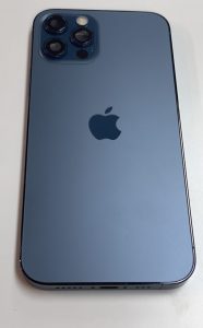 iPhone 12 Pro パシフィックブルーの背面デザイン