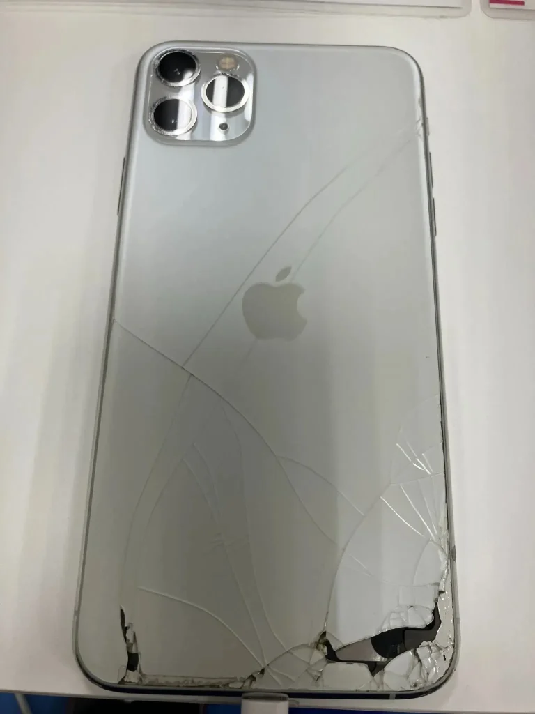 iPhone11Pro 背面割れ ジャンク品