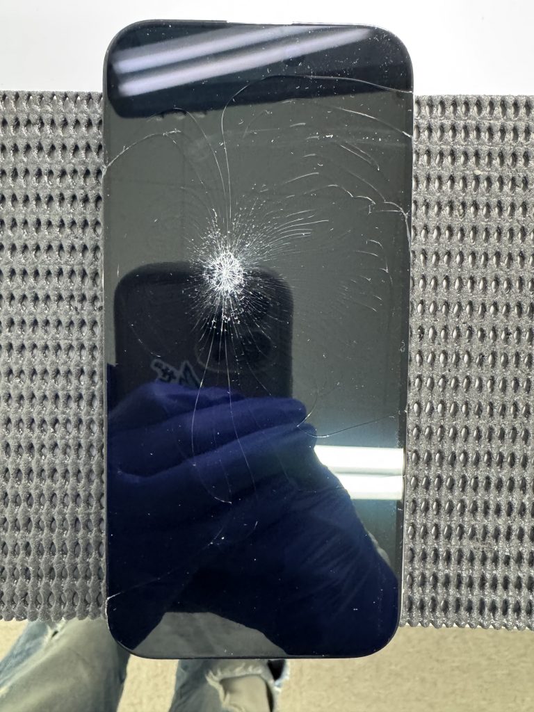 割れたiPhoneでも買取可能