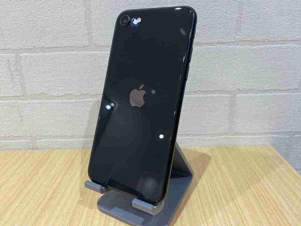 北区長柄よりご来店】iPhone SE2 128GB ブラックの買取を行いました
