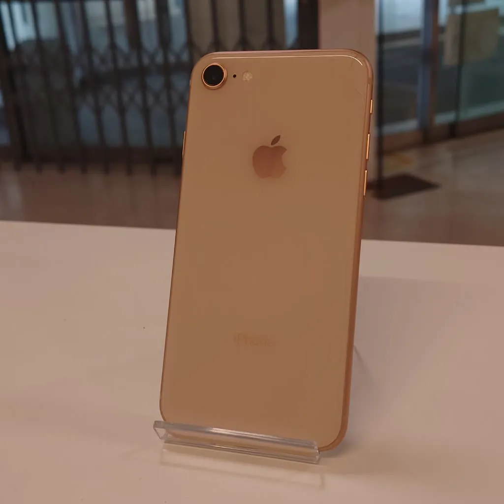 破損したiPhone8の買取