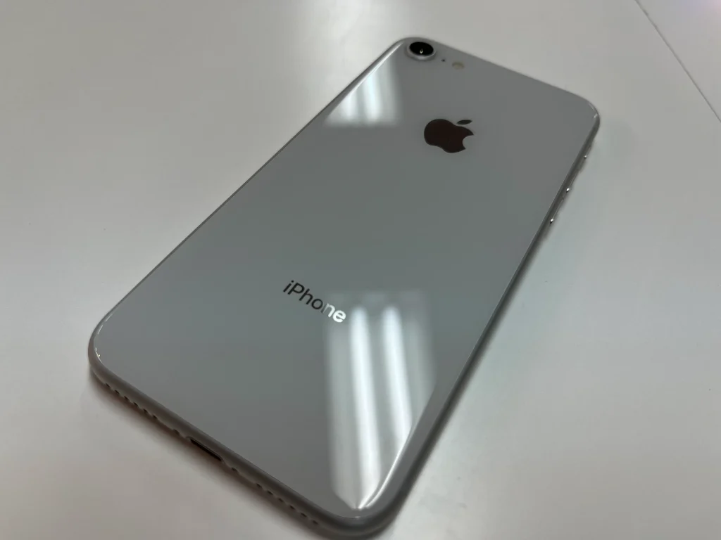 中古iPhone本体の背面写真（状態良好）｜札幌市西区アルファロジック琴似駅前店の買取事例