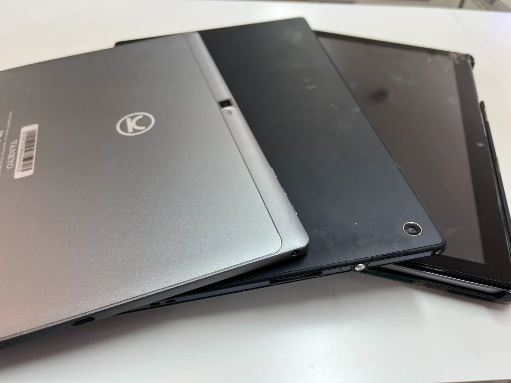 複数のAndroidタブレット買取端末の写真（札幌市西区）